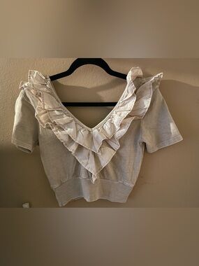 Zara Cream Ruffle V-Neck Short Sleeve Sweatshirt